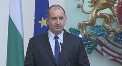 Румен Радев: Честит празник на всички, които не се поддават на манипулацията