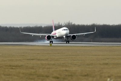 Wizz Air отменя всички полети до Италия и Израел