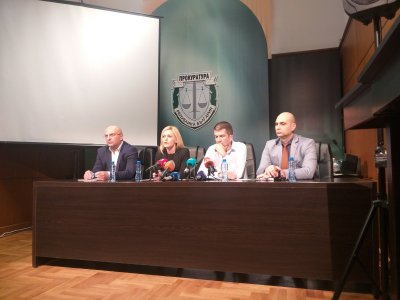Задържаха врачанска адвокатка и дъщеря ѝ за измамна схема