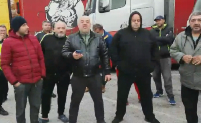 Първият конвой от блокирани български тирове на италианско-словенската граница тръгна към България