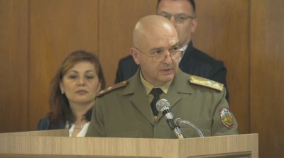 81 са заразените с COVID-19 у нас: Има пациент в Ловеч и двама в Перник
