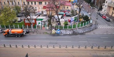 Дезинфекция на улиците в Букурещ (СНИМКИ)