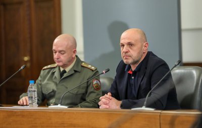Томислав Дончев и щабът с отговор на президентските критики