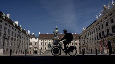 Европа продължава да отпуска мерките срещу COVID-19