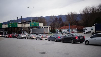От 1 юни пада 14-дневната карантина с Гърция и Сърбия. Как ще преминаваме през границата?