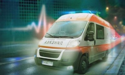 Четиричленно семейство е в болница след катастрофа на Подбалканския път