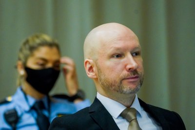 10 години след кървавото нападение в Норвегия: Брайвик иска да бъде освободен