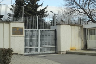 Русия затваря консулските си служби у нас