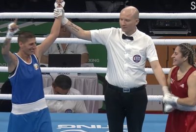 Севда Асенова е на крачка от медалите на световното по бокс