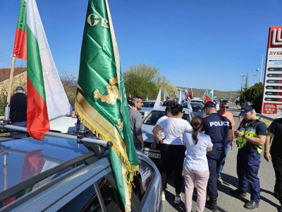 Протестиращите миньори от "Марица изток" блокираха за час изхода към магистрала "Марица"