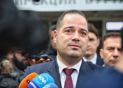 Вътрешният министър Калин Стоянов отговаря на журналистически въпроси