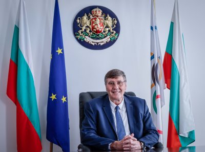 Министър Георги Глушков подсигурява участието на българските щангисти на Олимпийските игри