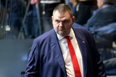 Пеевски към спортния министър: Незабавно уволнете ръководството на тотото
