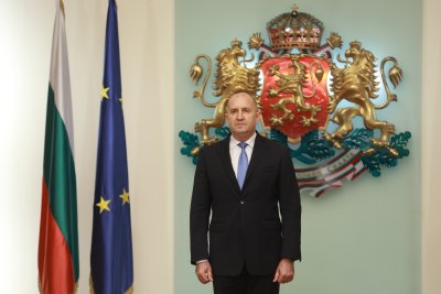 Президентът Румен Радев внесе в НС предложението за референдум