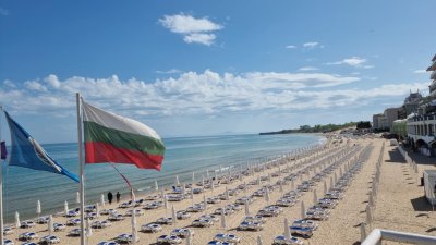 Южният плаж в Несебър е с отличие "Син флаг" за осма поредна година