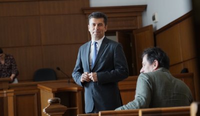 Делото срещу Кирил Петков за ареста на Борисов продължава през септември