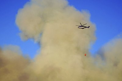 Голям горски пожар гори в Южна Франция