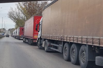 Заради очаквани горещини ще ограничават движението на камиони над 20 тона