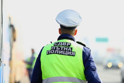"Не знам какви са тези храбреци да карат в аварийната": 1000 лева глоба от днес