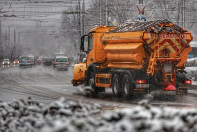 105 машини са почиствали снега в София през нощта