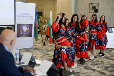 Международният ден на ромите: Почит към жертвите и призив за равноправие