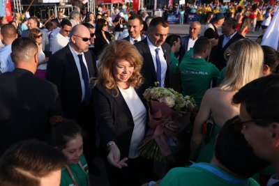 Президентът Йотова участва в откриването на Световното първенство за атлети със Синдром на Даун в София