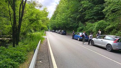 Катастрофа затруднява движението на пътя между Симитли и Разлог (СНИМКИ)
