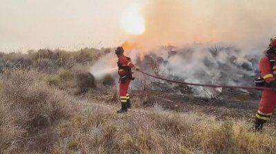 Огненият ад в Испания: Близо 500 пожарникари и военни се борят със стихията (СНИМКИ)