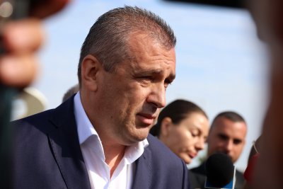 Транспортният министър: Корабът „Емил“ е на 65 мили от Босфора