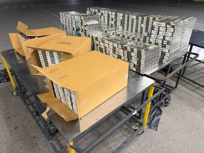 Откриха близо 129 000 контрабандни цигари в камион с плодове и зеленчуци