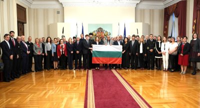 Президентът връчи знамето на 35-ата Българска антарктическа експедиция