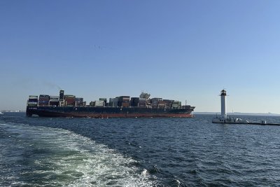 Русия: Поразихме товарен кораб, транспортиращ военни доставки към пристанището на Одеса