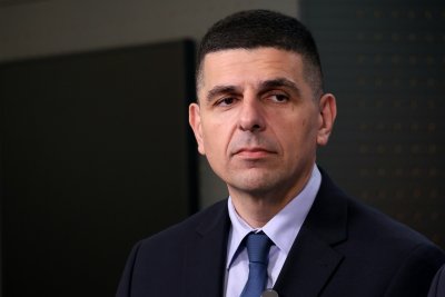 Функцията на НСО не е да пази управляващите от въпроси, каза Ивайло Мирчев от ДБ