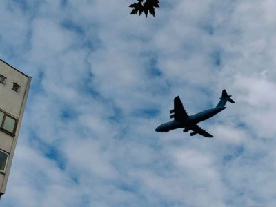 Ниско прелитащи военни самолети и изтребители притесниха жителите на Бургас и Несебър