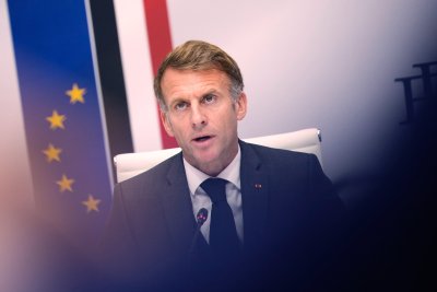 Макрон: „Нелегитимните“ протести в страната са забранени