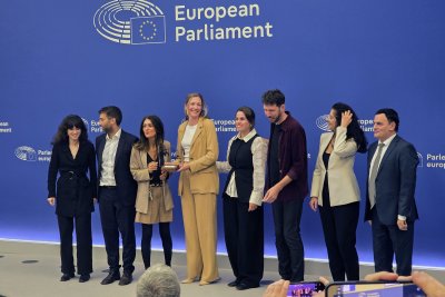 Разследване за мигрантските лагери в Албания спечели наградата „Дафне Галиция“