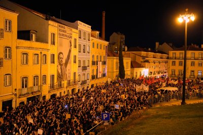 Жилищната криза в Португалия – хиляди на протест пред парламента