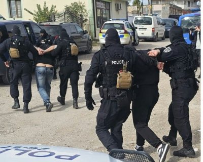 13 задържани за наркотици при операция на полицията в Хасково