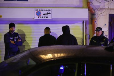 Трима души са задържани в София при акция срещу разпространението на наркотици