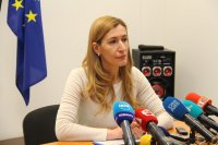 Ангелкова: Правим необходимото да преодолеем затрудненията за туристите заради коронавируса