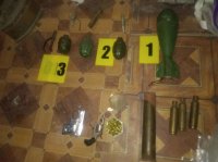 Откриха боен арсенал във вилна постройка край варненско село