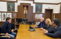 Главният прокурор разговаря с родителите и момчето, нападнато в автобус в София
