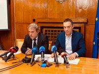 Спряха събарянето на емблематична сграда в Бургас