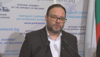 „Атака“ иска изслушване на Каракачанов за приватизацията на военни имоти