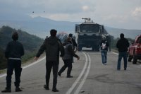Продължават протестите на остров Лесбос срещу нови центрове за мигранти