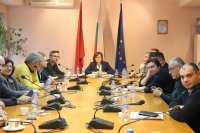 Коронавирусът спря временно избора на нов лидер на БСП