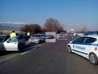 Километрични опашки на изхода на София след въвеждане на новите мерки