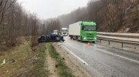 Тежка катастрофа затрудни движението по прохода Хаинбоаз