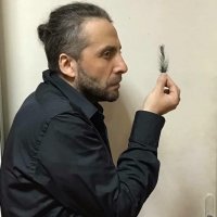 Мариус Куркински с онлайн премиера в Деня на театъра