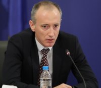 Местят датите за изпитите след 7. и 12. клас, ако се удължи извънредното положение